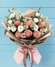 Букет цветов из:  Розы, Альстромерии и Лизиантусы в Чаплыгине