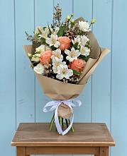 Букет цветов из:  Альстромерии, Лизиантусы, Розы и Хризантемы #REPLACE_PRED# Чаплыгине