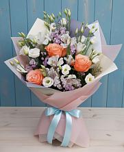 Букет цветов из:  Лизиантусы, Розы, Альстромерии и Гипсофила в Чаплыгине