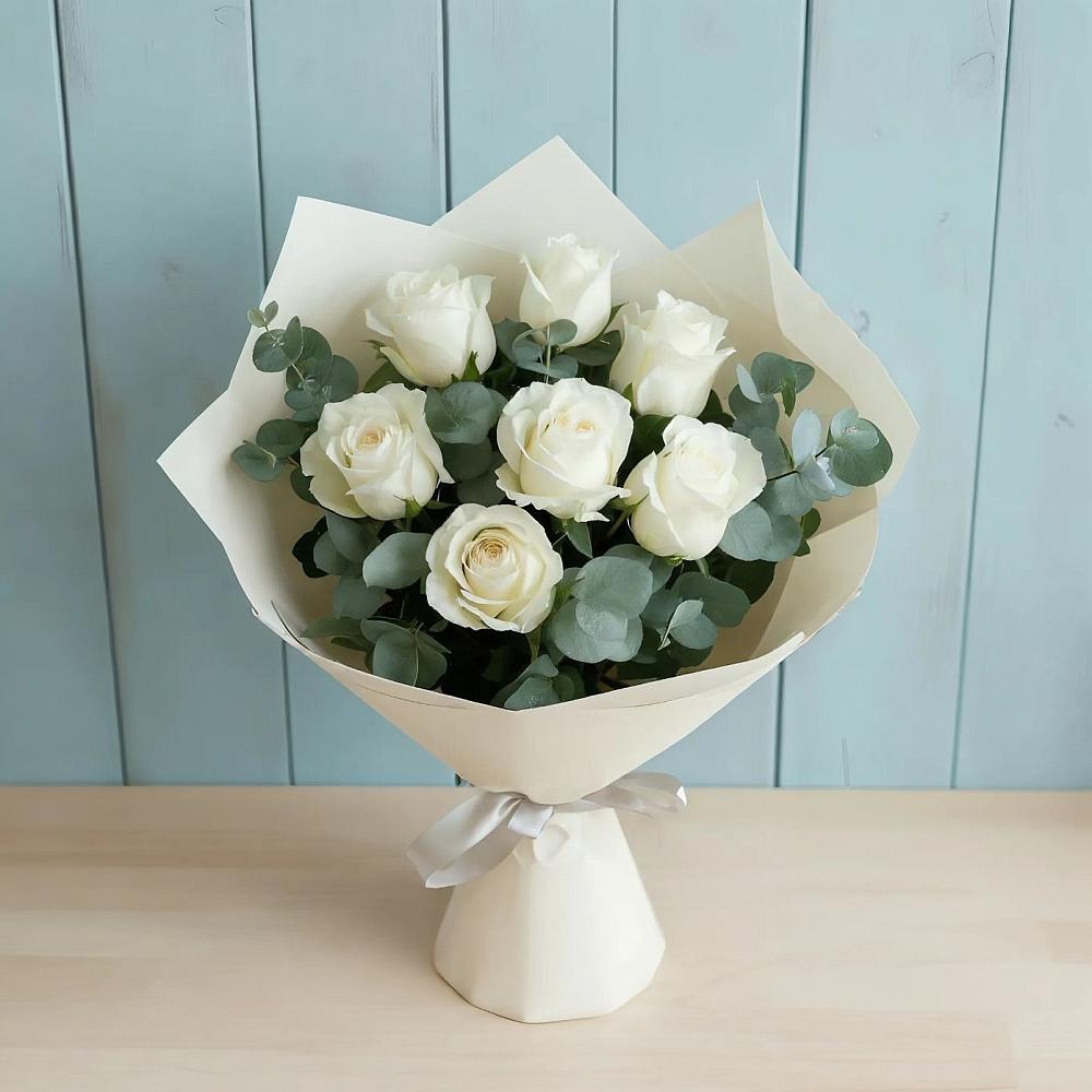 Букет Белые розы в Эвкалипте в Чаплыгине