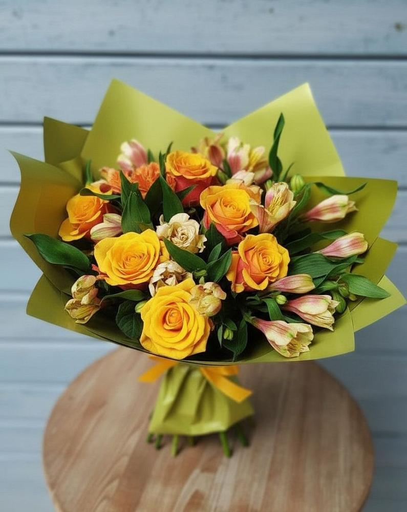 Букет цветов из: Альстромерии и Розы в Чаплыгине