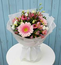 Букет цветов из:  Герберы, Альстромерии и Лизиантусы в Чаплыгине