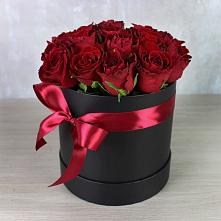 Цветочная композиция из Розы в шляпной коробке в Чаплыгине