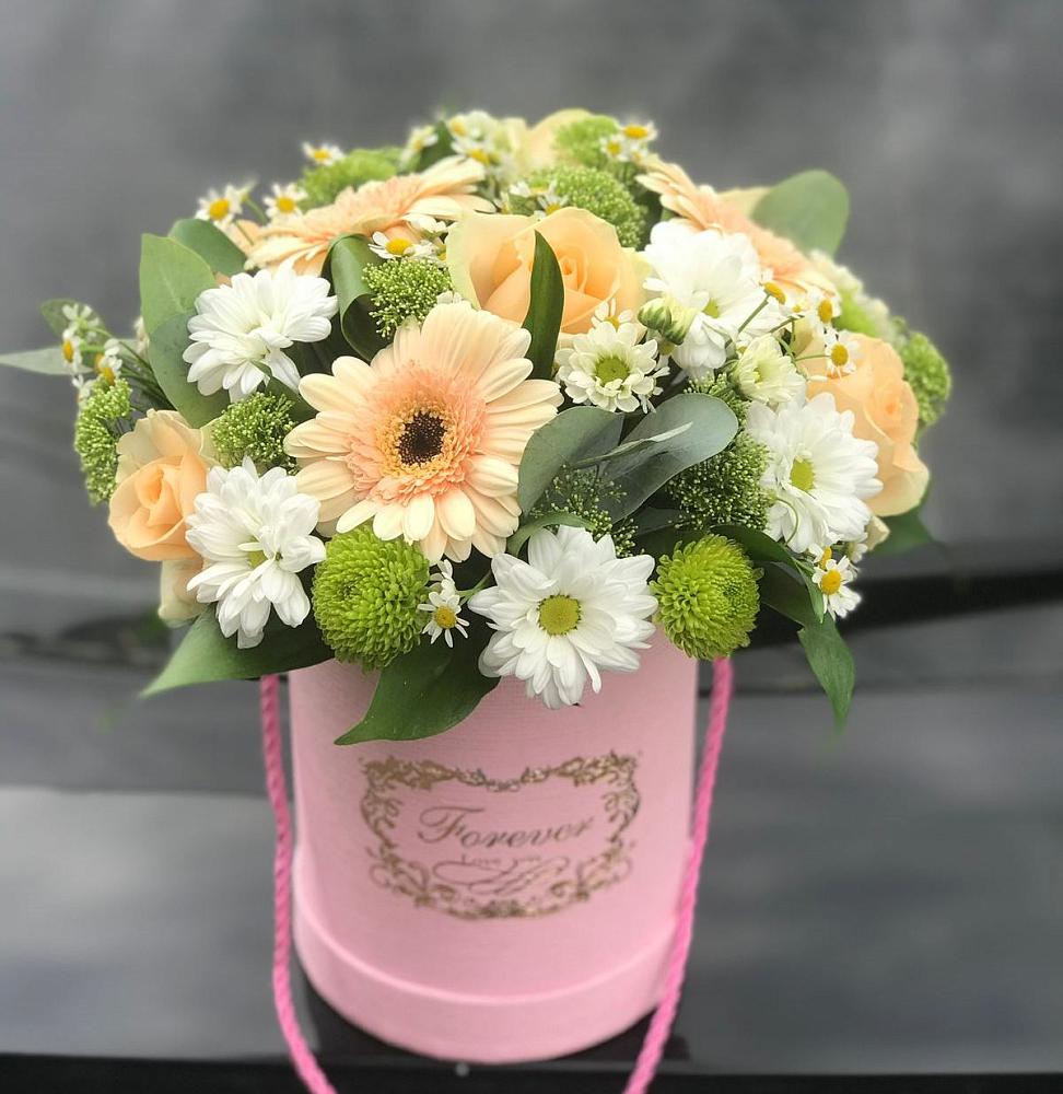 Цветочная композиция из Розы, Герберы и Хризантемы в шляпной коробке в Чаплыгине