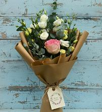 Букет цветов из:  Розы и Лизиантусы в Чаплыгине
