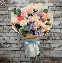 Букет цветов из:  Розы, Лизиантусы и Гвоздики #REPLACE_PRED# Чаплыгине